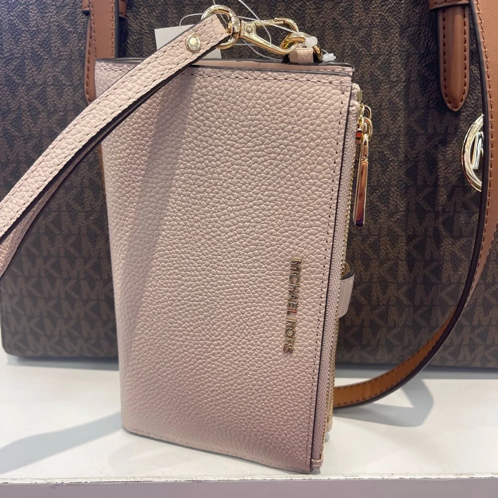 MICHAEL KORS Adele Leather Smartphone Wallet Double Zip wristlet Soft Pink NWT
